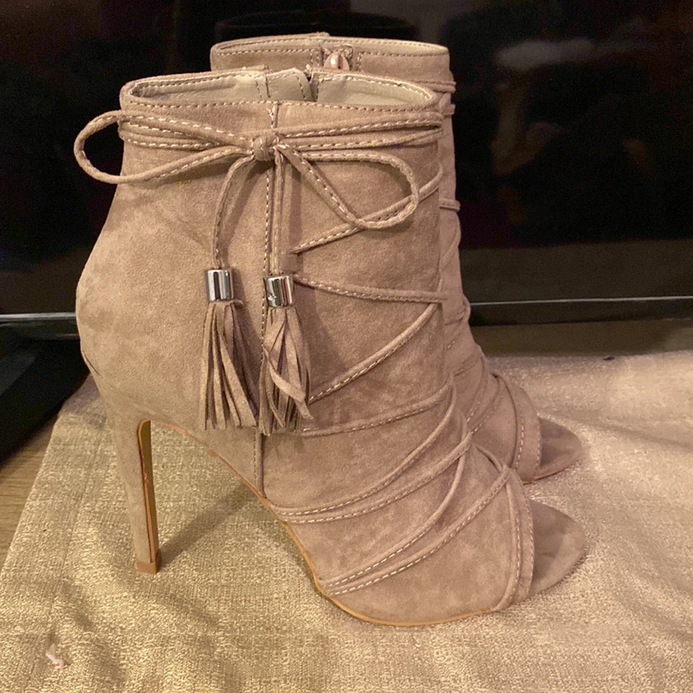 Madden girl | women’s booties | tan | size 7